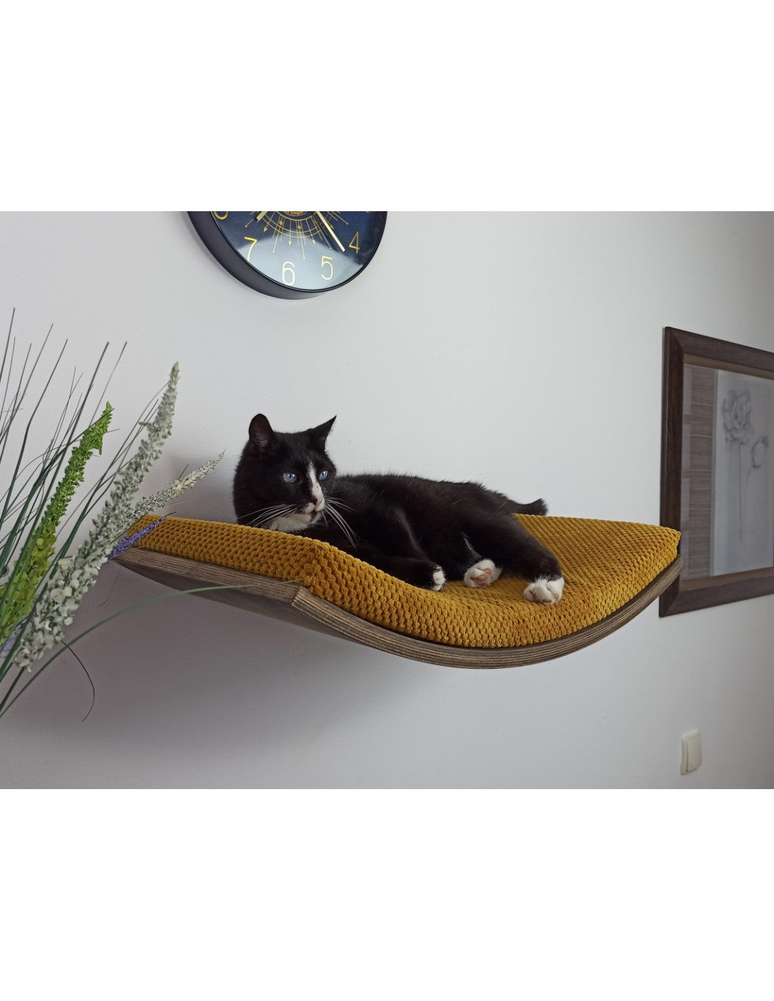 "The Soft Shape" 60 cm Cat Shelf, wood base