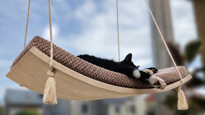 "The Arcing View" 60 cm Cat Shelf, wood base